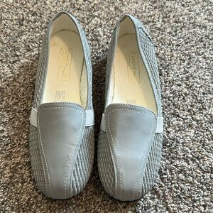 Comfort-Well By Beacon Comfort Flex light gray Women's Size 7.5W
